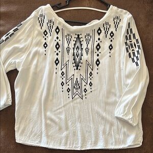 Ariat White Tunic with Black Geometric Embroidery